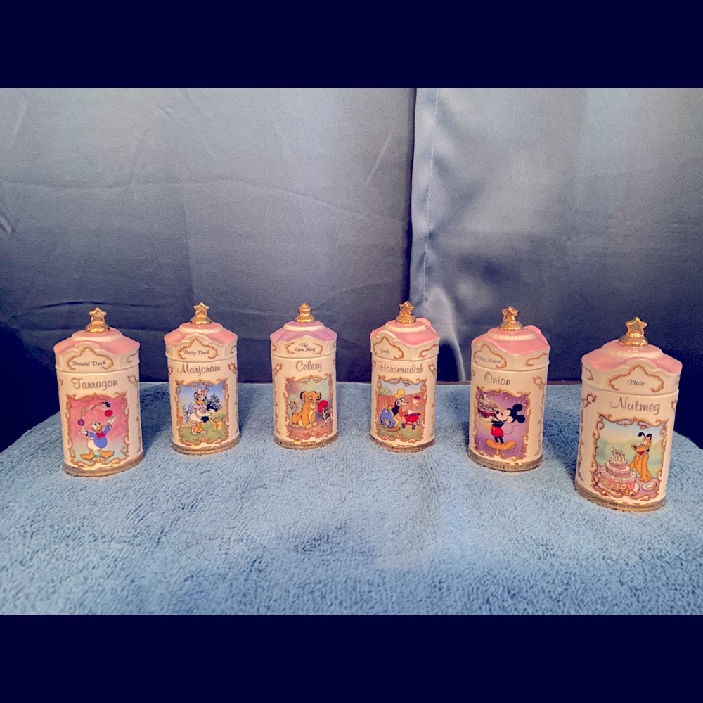Disney X lenox spice jars Donald and daisy